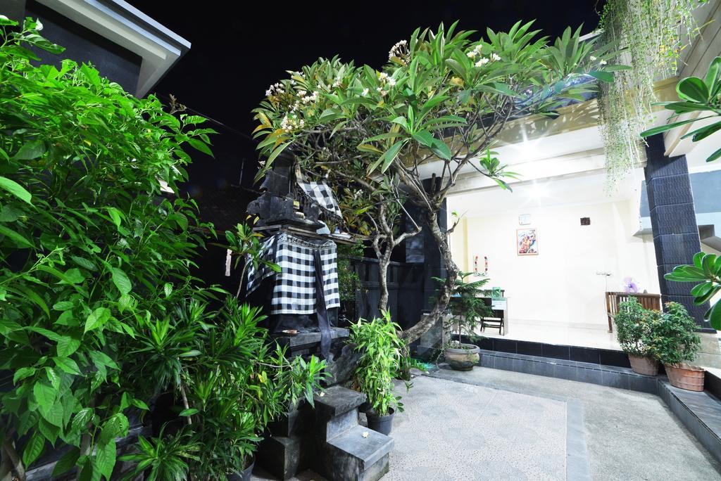 Ganggas Homestay Jimbaran  Luaran gambar