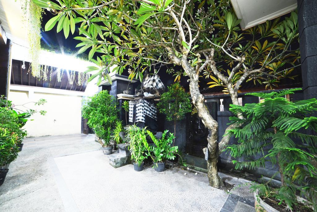 Ganggas Homestay Jimbaran  Luaran gambar