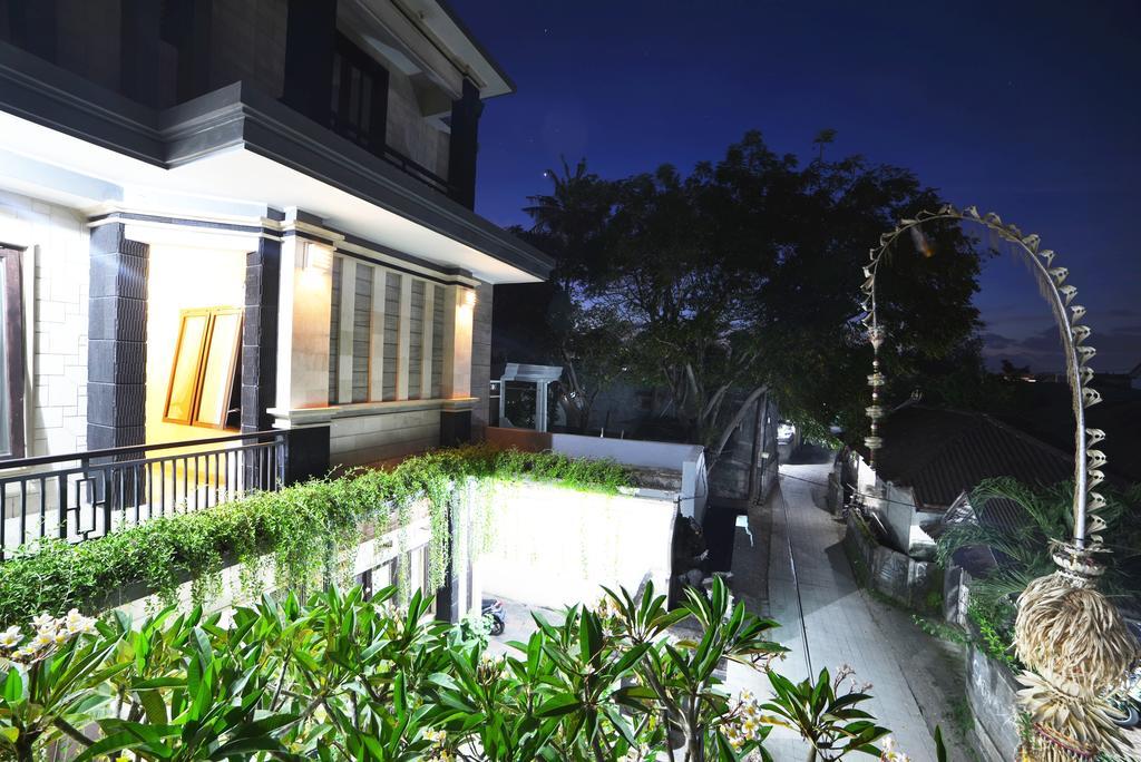 Ganggas Homestay Jimbaran  Luaran gambar