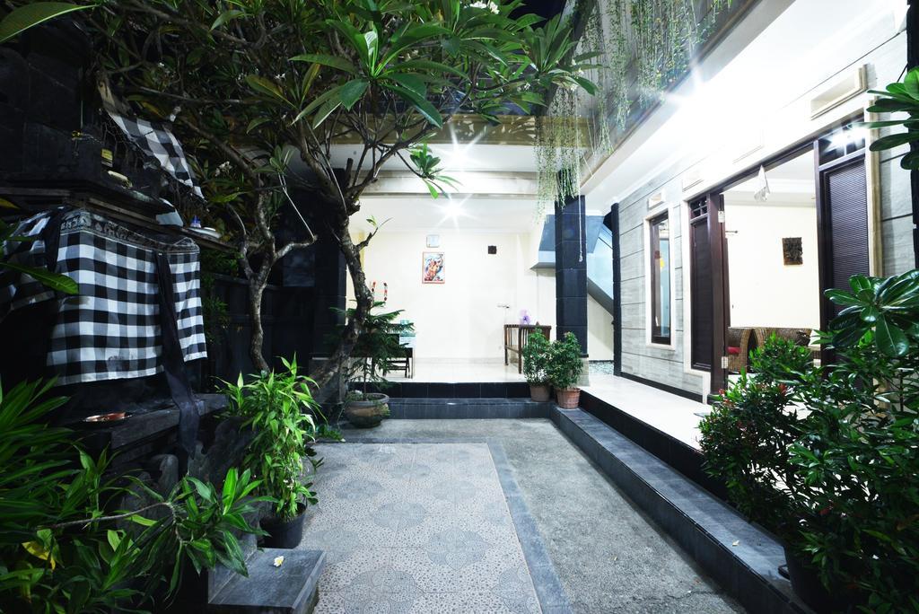 Ganggas Homestay Jimbaran  Luaran gambar