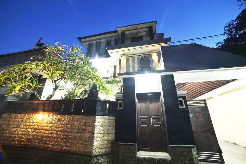 Ganggas Homestay Jimbaran  Luaran gambar